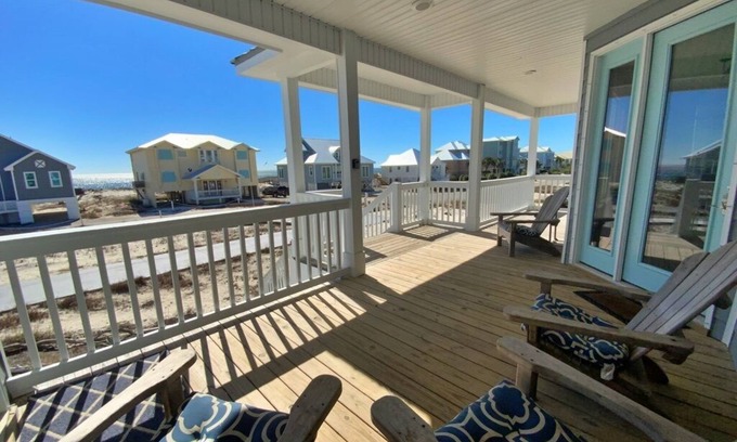 Morgantown House | Easy beach access, pools, tennis/pickleball