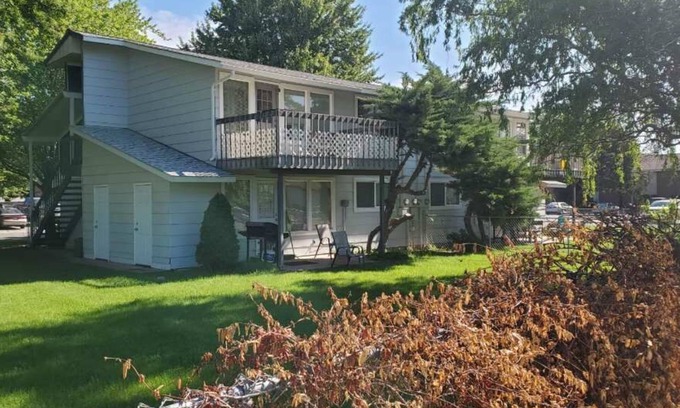 Tri-Cities Apartment | Easy Commute, Clean, private parking 2/1 #3507C