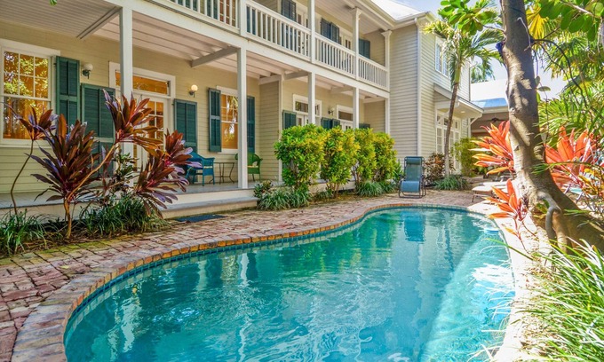 Bahama Village House | Easy Livin' by AvantStay | Key West Home w/Pool & BBQ | Week Long Stays Only