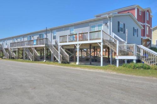 Yaupon Beach House | Easy Peasy Ocean Breezy