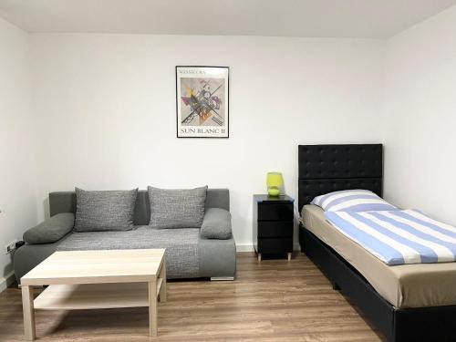 Buchholz Apartment | Easy to Düsseldorf Messe, 2-bedroom Apartment with kitchen and garden