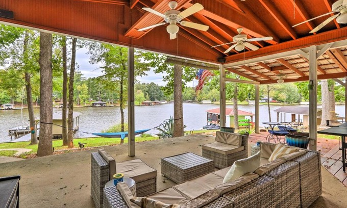Milledgeville House | Eatonton Getaway on Lake Sinclair with Dock!