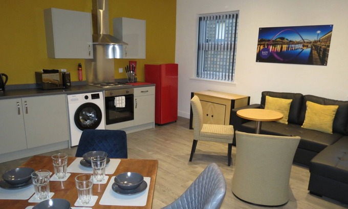 Newcastle-upon-Tyne Apartment | Eazy apartments Flat 2 Free parking Free wifi