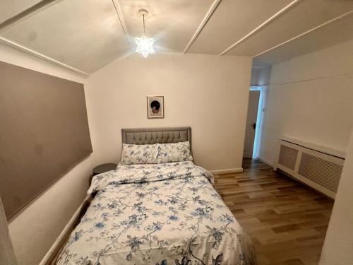 Eltham West House | Ebehi Inn 2