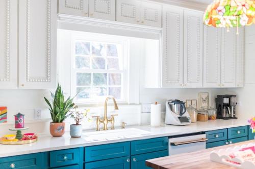 Huntersville House | Eclectic 1906 Farmhouse 2 Acres Hammocks & Charm