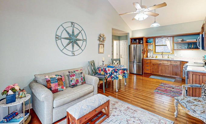 Holiday Island Condo | Eclectic condo with WiFi, a deck, near hiking, tennis, & lake
