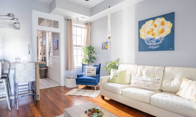 Covington Apartment | Eclectic Loft near Riverfront and Mainstrasse!!