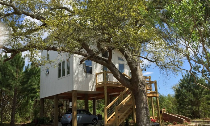 Waveland Cottage | ECO-Beach House in the Trees