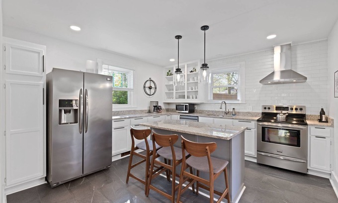 Sans Souci House | Eco-Chic Bungalow Near Downtown, Parks & Greenways