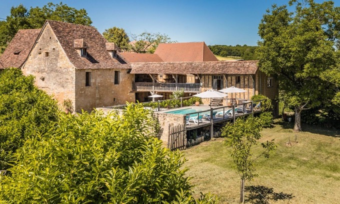 Cherveix-Cubas House | Eco Lodge le Barradis, country house with 4000 m2 and heated swimming pool