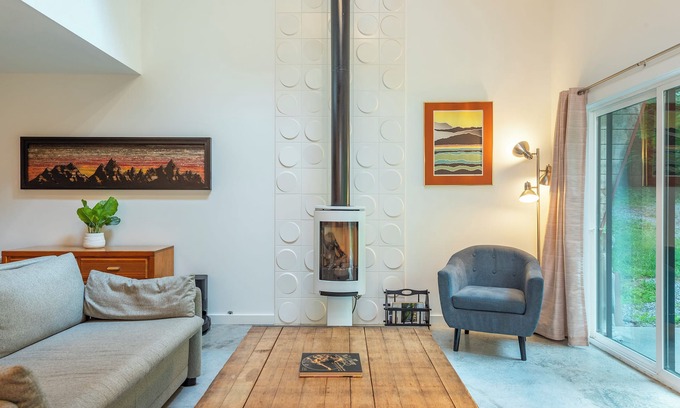Black Mountain House | Eco Retreat in Black Mountain