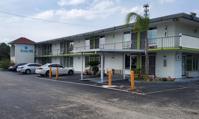 National Gardens Hotel | Econo Inn