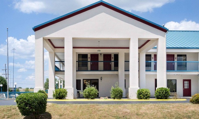 Canton Hotel | Econo Lodge Canton I-55