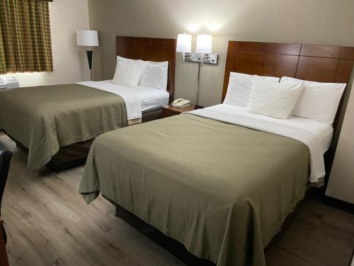 Cartersville Hotel | Econo Lodge Cartersville-Emerson Lake Point