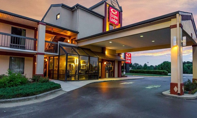Southwest Raleigh Hotel | Econo Lodge South