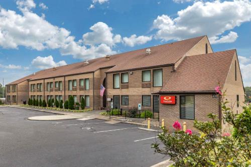 West Southern Pines Hotel | Econo Lodge & Suites Southern Pines