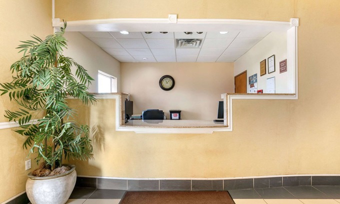 Eutaw Hotel | Econo Lodge