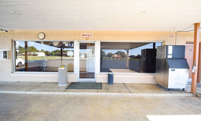 Beebe Hotel | Economy Inn Beebe