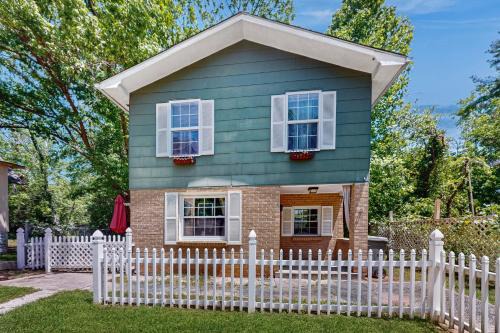 Hendersonville House | Ecusta Dacha