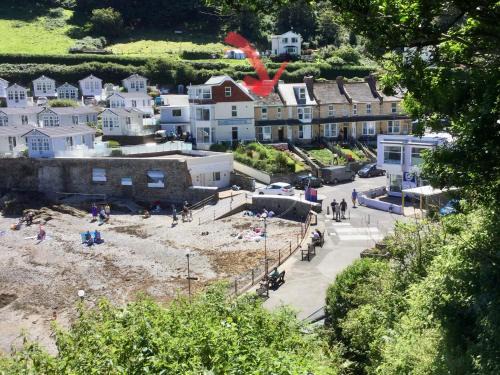 Hele House | Eddies by the Sea