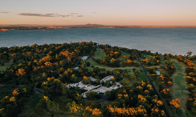 East Geelong Hotel | Eden Oak Geelong