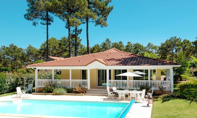 Lacanau-Ocean House | Eden Parc Golf de l'Ardilouse V4IS by Interhome