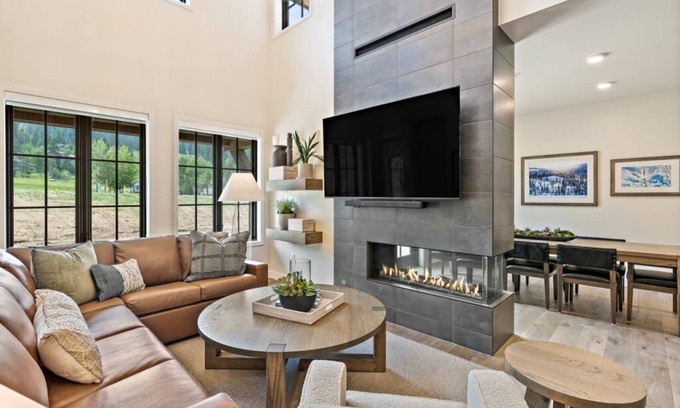 Tamarack Resort Condo | Edge Of Powder|Ski In/Out | Private Hot Tub
