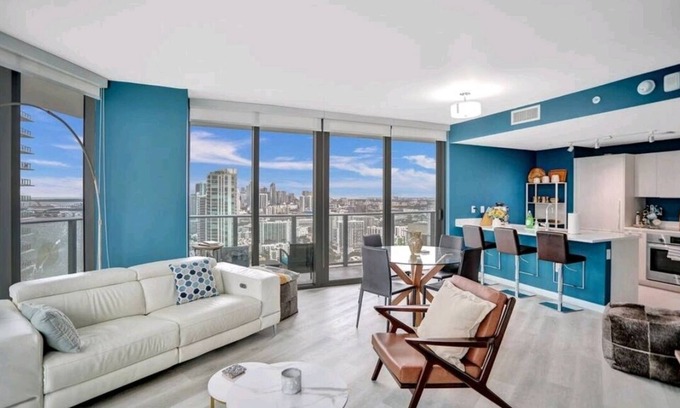 Midtown Apartment | Edgewater, 270 degree breathtaking view , 37th floor