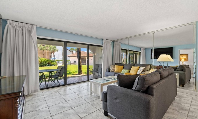 Panama City Beach Condo | Edgewater Villa 1507