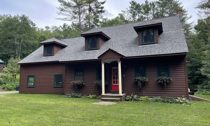 Milford House | Edgewood, Beautiful custom built 5 bdrm home w/fire pit, game room, scenic pond