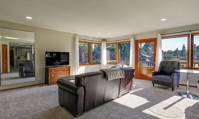 Edgewood Apartment | Edgewood Vacation Rental ~ 10 Mi to Tacoma!