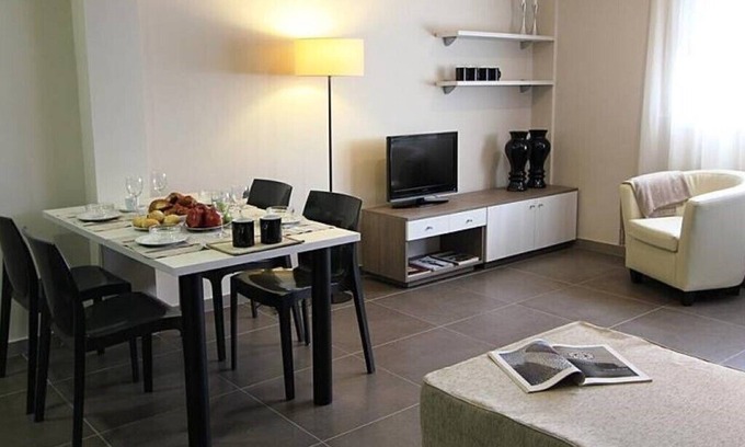 Sants-Badal Apartment | Edificio Aptos. Barcelona, Zona Sants, Consultar