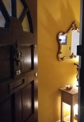 Portobello Apartment | Edinburgh TWO BEDROOM apartment with free side street parking 24 hours