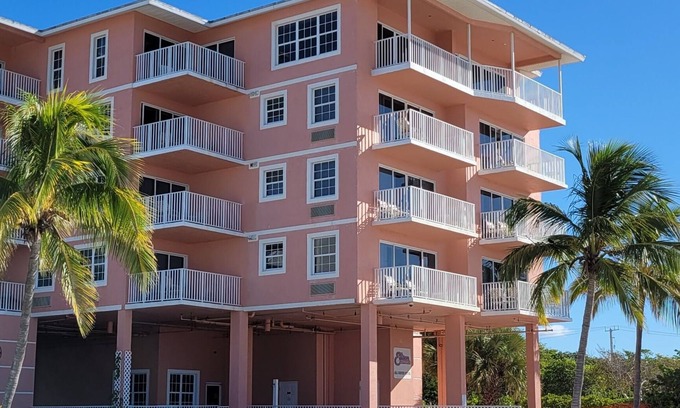Fort Myers Beach Apartment | Edison Beach House
