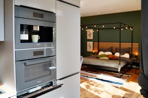 Zwickau Apartment | EDLER WOHNRAUM Luxuriöses Studio im Zentrum mit Balkon, Kaffeevollautomat, Klima & Parkplatz