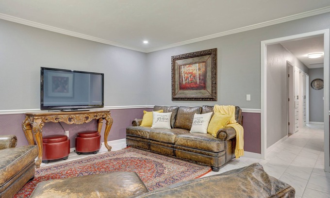 Edmond House | Edmond Home Near Colleges, Lakes, & Shopping!