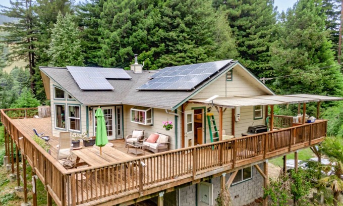 Myers Flat House | Eel River house