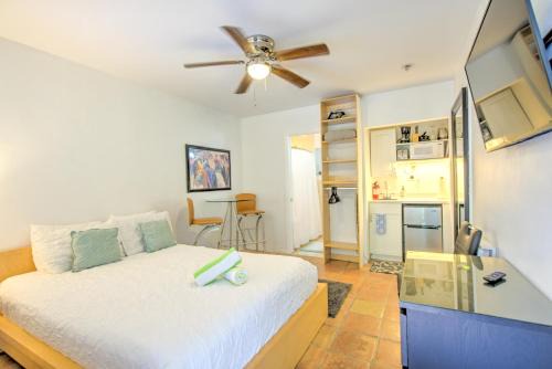 Hendricks and Venice Isles House | Efficiency 2 on water Las Olas, beach and free kayaks
