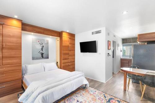 Roosevelt Apartment | Efficient Design Concept - walk Roosevelt Row.