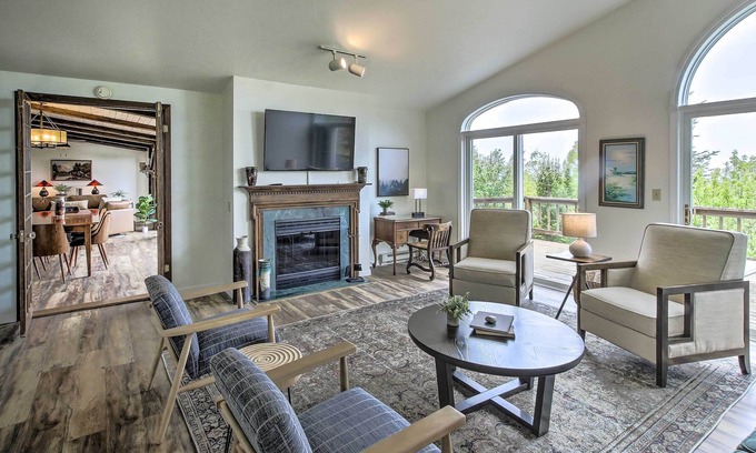 Egg Harbor House | Egg Harbor Escape with Deck ~ 1 Mile to Beach!