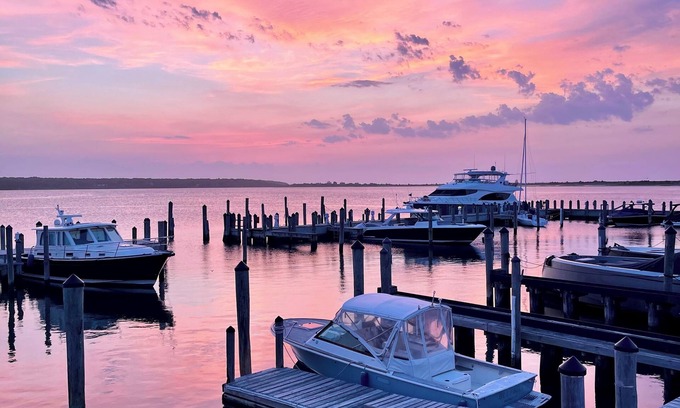 Springs Hotel | EHP Resort & Marina