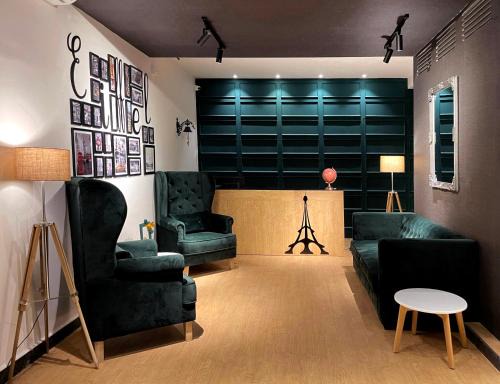 Kammanahalli Apartment | Eiffel Suites - Kammanahalli