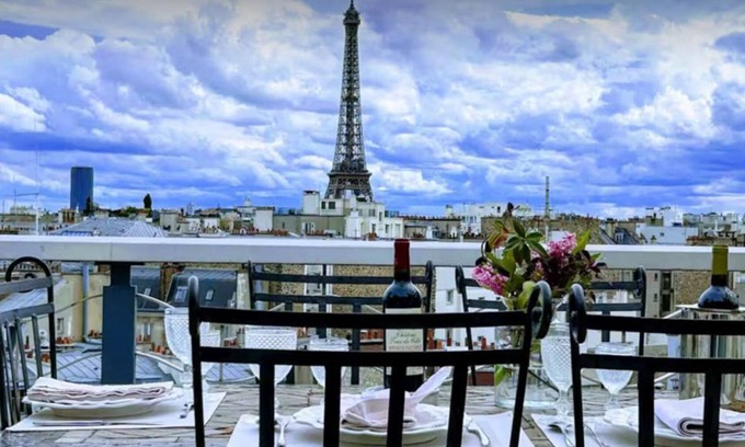 Chaillot Apartment | Eiffel tower incredible view