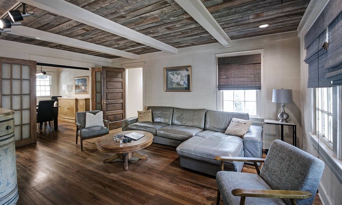 Jackson House | Eight Bed Retreat Getaway in the Heart of Jackson
