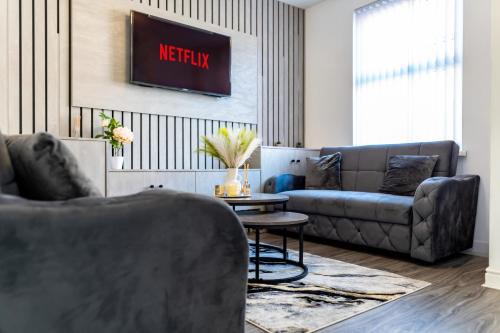 Belle Vue House | Eithad, Coop Live, Old Trafford with Free Parking