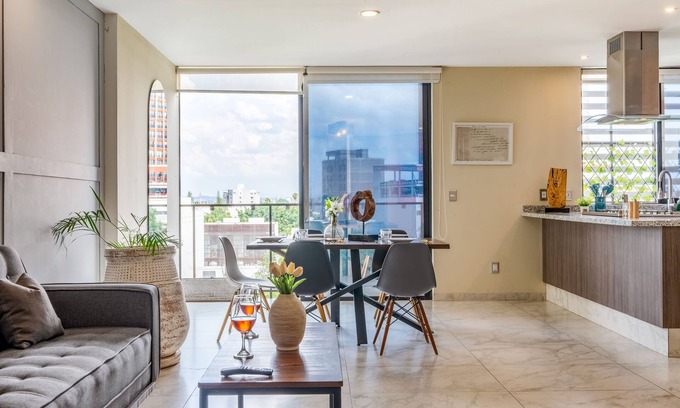 Guadalajara Apartment | Ejecutive 3 BedRoom/Daily Cleaning