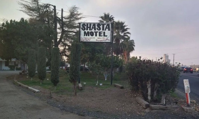 Turlock Cabin | El Amigo Motel in Turlock, Ca