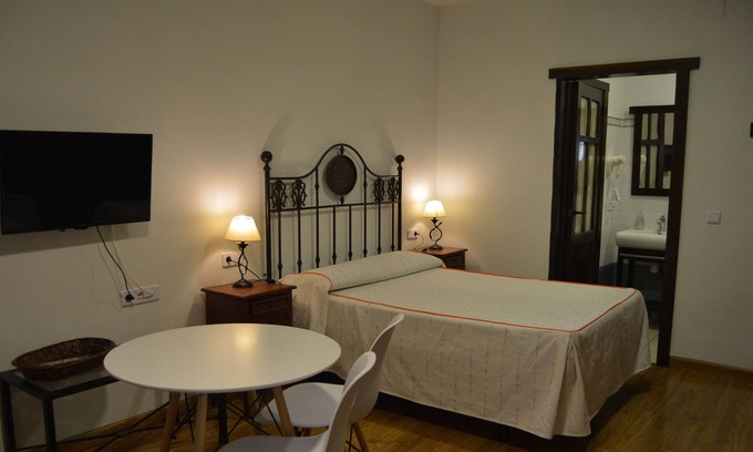 Montemayor Apartment | EL Arco Tourist Cordoba