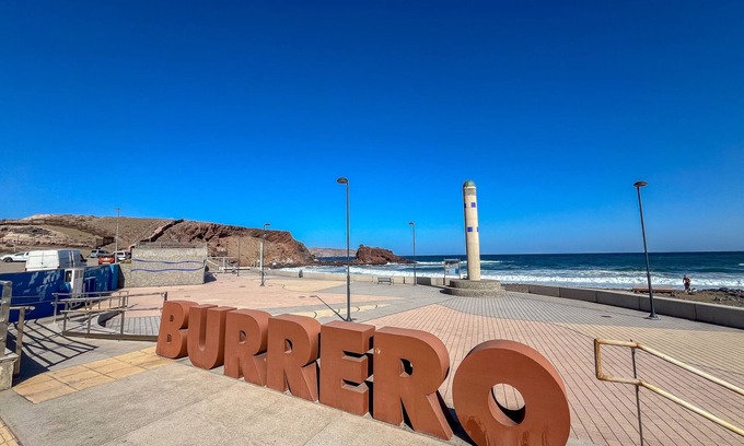 Ingenio Apartment | El Burrero Beach with terrace and private solarium