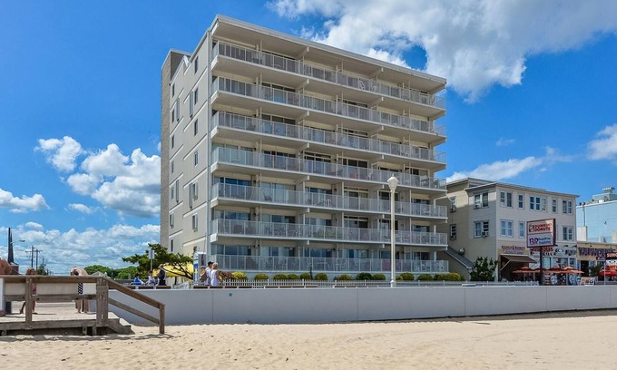 Ocean City Condo | El Capitan, Ocean City, MD, USA unit 306 direct ocean front located at 4th street